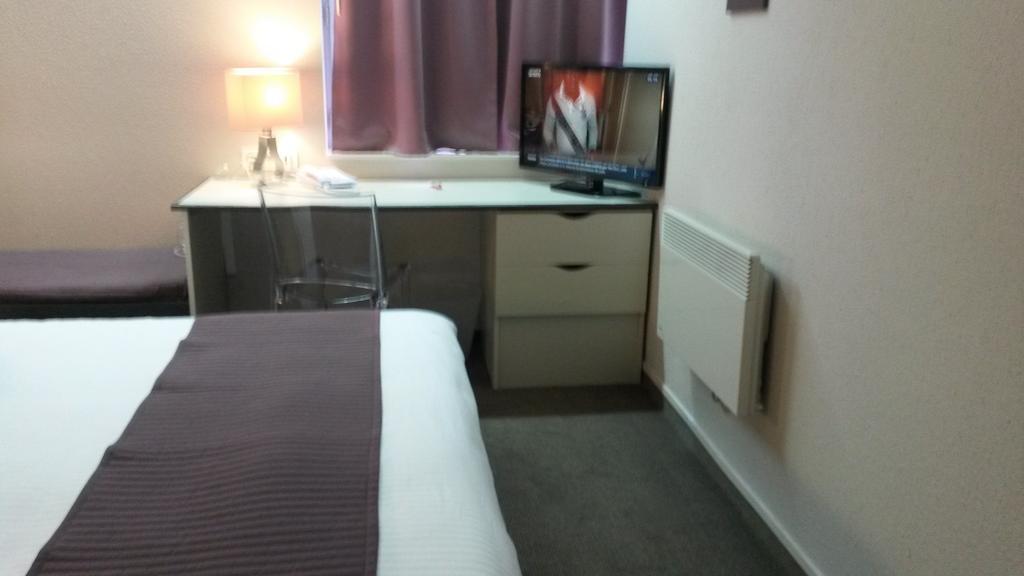 Hotel Du Grand Cerf Douai Habitación foto